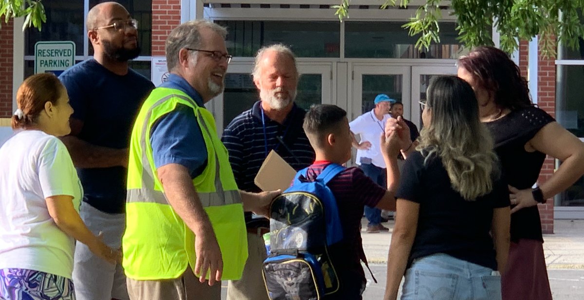 OrangeCoSchools's tweet photo. Oh, what a beautiful day today! Traditional schools in OCS opened their doors and welcomed students to the opening day of the 2022-2023 school year! For some, it was their first day EVER! #FirstDayOCS https://t.co/PQwiD1kJI4