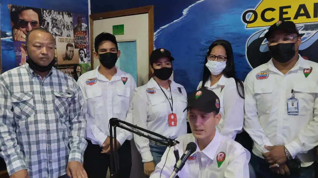 ven911delta's tweet photo. #29AGO | El Dir. Estadal del Ven911 Delta Amacuro, el Ing. Albert Dicurú acompañado de sus Coordinadores, lleva a cabo programa Radial en Oceánica 98.5FM, por la Semana Aniversaria.
#ElVen911Contigo
#AtendiendoAlPueblo
@lizetadelta @prensagobdelta @ven911oficial @dicurualberth https://t.co/mzbvFQmwAn