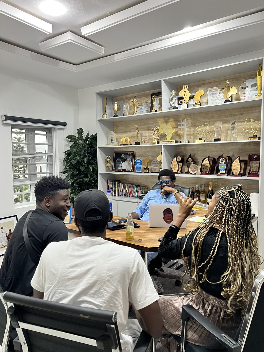 mrmacaroni's tweet image. I received Caro and Copees who are amazing Creators from Cameroon 🇨🇲 at our office today. We will continue to collaborate with our African brothers and sisters across board. We are one ✊🏿❤️