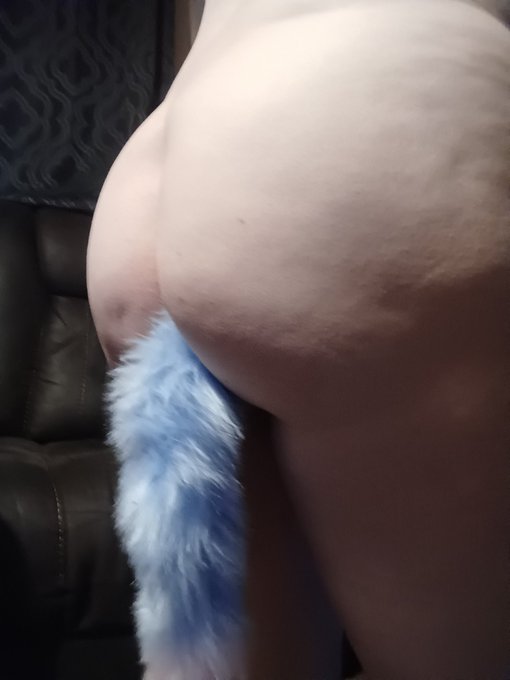 Help me caption this 💙💙 https://t.co/AO0LZdiq1y<a href="/tag/smokingfetish"class="tags"><span>#smokingfetish</span></a>