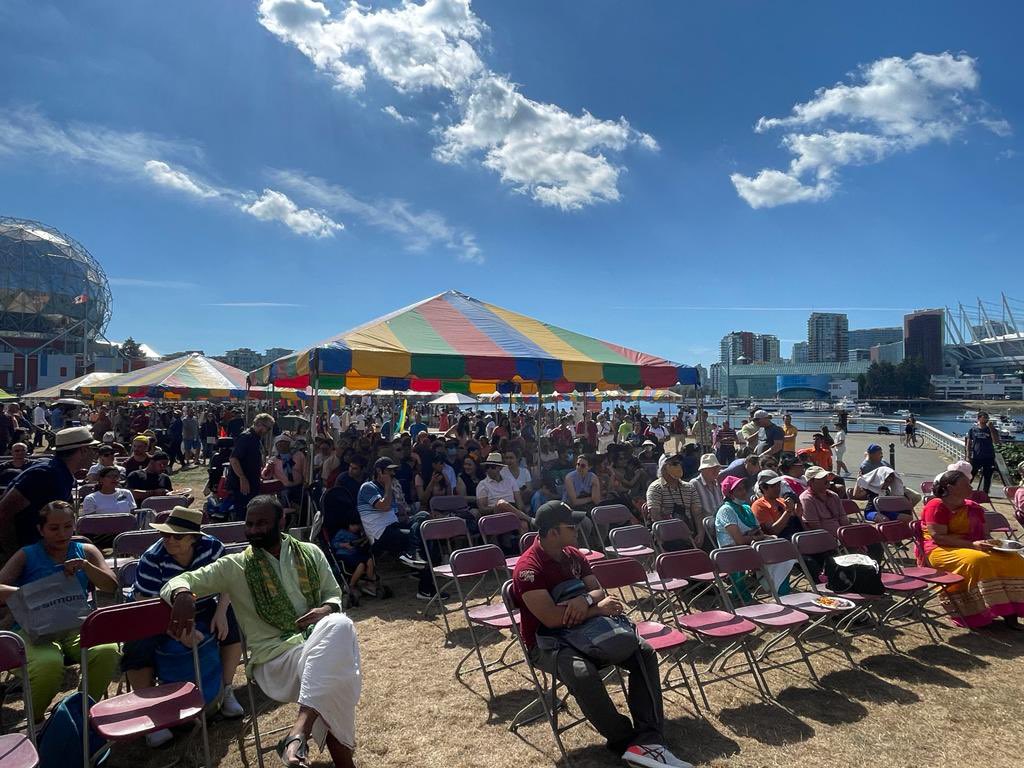 Consul General @ManishGIfs participated in the Jagannath #RathaYatra festival & Festival of India 🇮🇳 organized by @iskcon Vancouver. This was 50th year of #RathaYatra in Vancouver led by Temple President Shri Manu Dasa. @HCI_Ottawa @MEAIndia @OIA_MEA @IndianDiplomacy