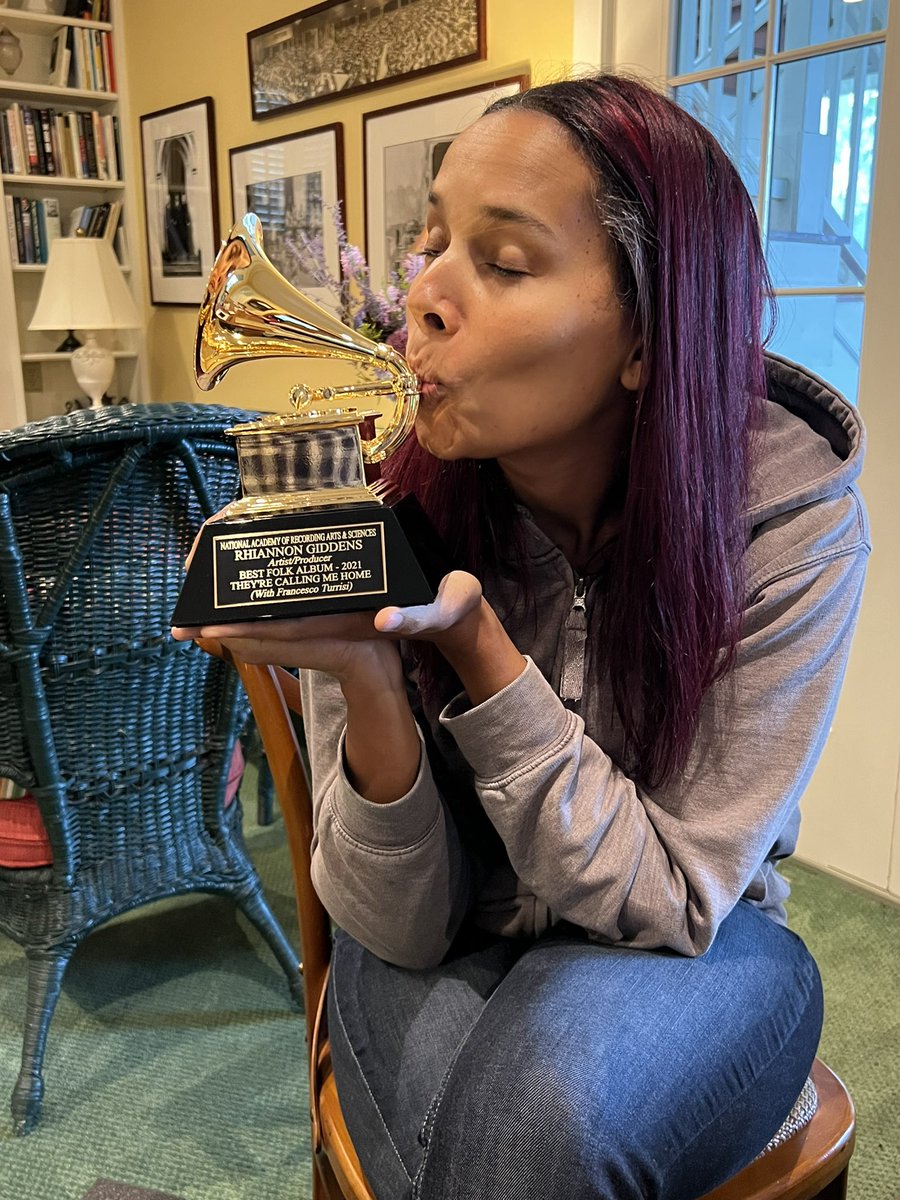 RhiannonGiddens's tweet photo. Do it for the Gram(my) https://t.co/cdvRgjQ0RI