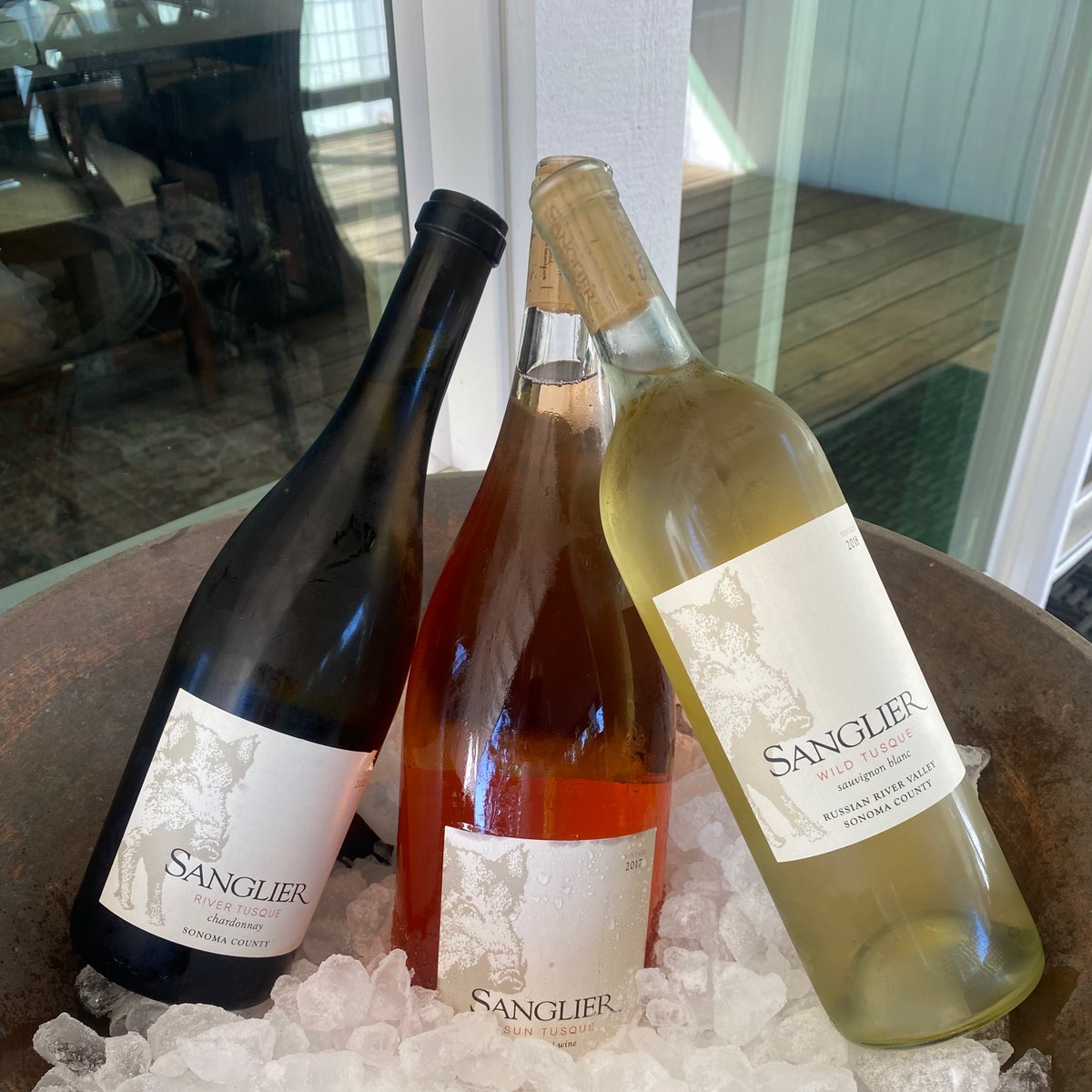 SanglierCellars's tweet photo. The perfect wines for any occasion!
#chardonnay #sauvignonblanc #roseallday #winetastings https://t.co/d9X4ixR7gl