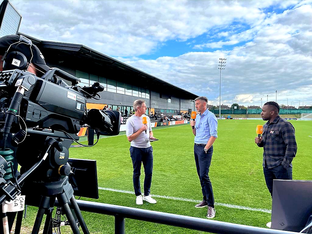 A9Mac's tweet photo. What better way to spend bank holiday monday than covering an entertaining game of football as @BarnetFC hosted @EastleighFC in the @TheVanaramaNL live on @btsportfootball

Good to see my old team mate Dean Brennan &amp; the @theposh legend Barry Fry 💙 https://t.co/LmDgXkcxBb