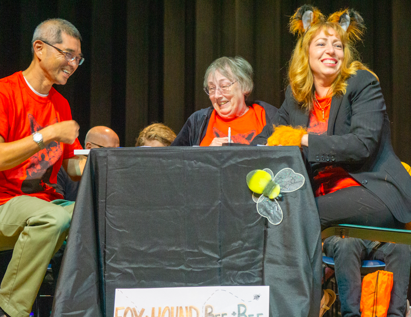 NHSlibrary's tweet photo. Don’t miss the Community Spelling Bee on Fri., Oct. 7, and bee sure to support a team, like the returning Fox &amp; Hound Bee &amp; Bee. Learn more about the Bee at https://t.co/pByNCUJuto https://t.co/zRMuOkuhmI