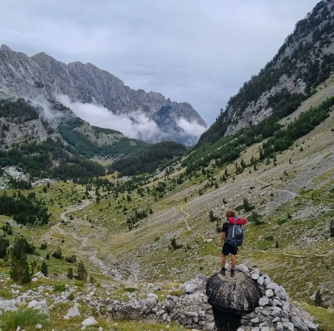 peaksofthebalka's tweet photo. Experiences around the Peaks of the Balkans trail 🏞️
°
@ardleeksma
°
#mountains #mountainstourism #mountainexperiences #hiking #hikingtrails #hikimgtrail #travel #travelphotography #travwlinspiration #experiences #trails #hikingtrails https://t.co/BugD7zdJ2T