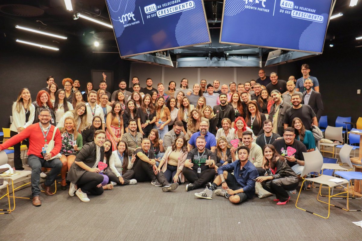 ipnet_cloud's tweet photo. 25.08.2022 - IPNET AWARDS

Um pequeno pedaço de um amor chamado "família IPNET". 💚

#IPNET #premiaçao #colaboradores #time #tecnología https://t.co/64PzI2qTZE