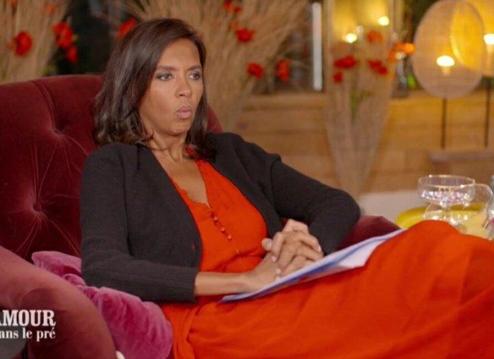 xflyee's tweet photo. Mon rêve de bitcher avec Karine Lemarchand sur le canap devant les speed-datings 

#ADP22 #adp2022 #adp 
#lamourestdanslepre https://t.co/Fcsh7UzkCi