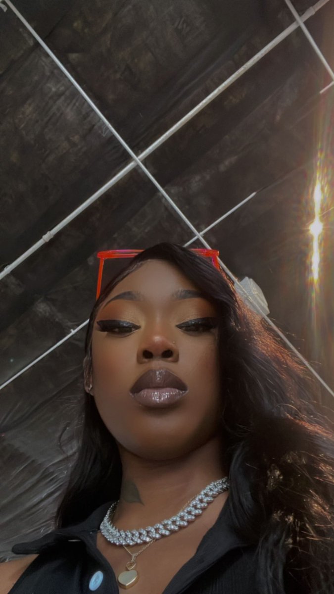 honey huxxlee 🍓🍯 on Twitter: "RT @_benjvmins_: shutup ho"