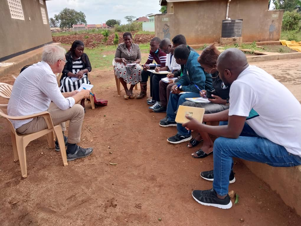 UFAAS13's tweet photo. Today a team from @FARAinfo , @ASARECA @afaasinfo has reached the grassroot level in Bugiri District Uganda- the site for #AIRTEA Project on #DigitalConnectors for Rural communities. The project is implemented in Uganda, Kenya, & Rwanda by @afaasinfo Country Fora @UFAAS13 https://t.co/ozlcOQyKUV