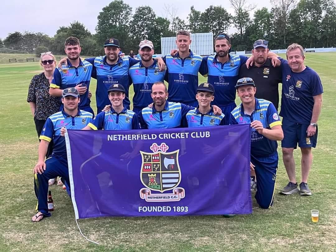 Bank Hols comes to an end 5 wins from 6 games 👏

A quick look back to Yesterdays T20 side 😍

G Medhurst (Vice Chair), S Medhurst, Barrow, Earl, Jackson (c), Edge, Wislon (Chair), Hall (Coach), Bernet, B Medhurst, Mason, Irving, Dixon

VITALITY CLUB T20 CUP - NORTH REG FINALISTS