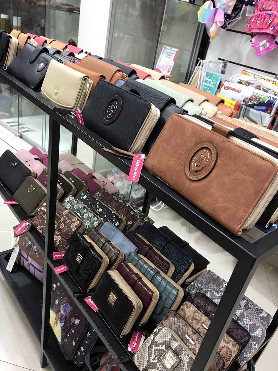 QBoniCo's tweet photo. ¡Nueva colección de monederos!
🍁🍁🍁🍁

#monederos #billeteros #complementos #accesorios #qbonico #manchareal https://t.co/1s63avQzty