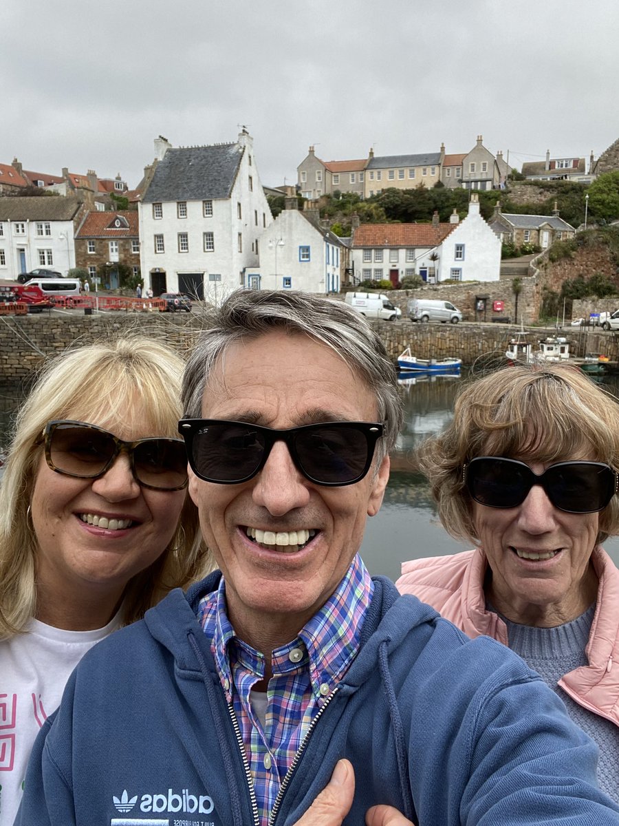 AngelaK1990's tweet photo. Magic day in the East Neuk of Fife yesterday. Getting the steps in. Scotland in the summer sunshine at last! Sister in law home from Australia must have brought it with her @celtswalkingon π¦β΄π#crail #anstruther #family #reminiscing #lobsters #TabletNotFudge #FishSuppers https://t.co/7gCor1gCs9