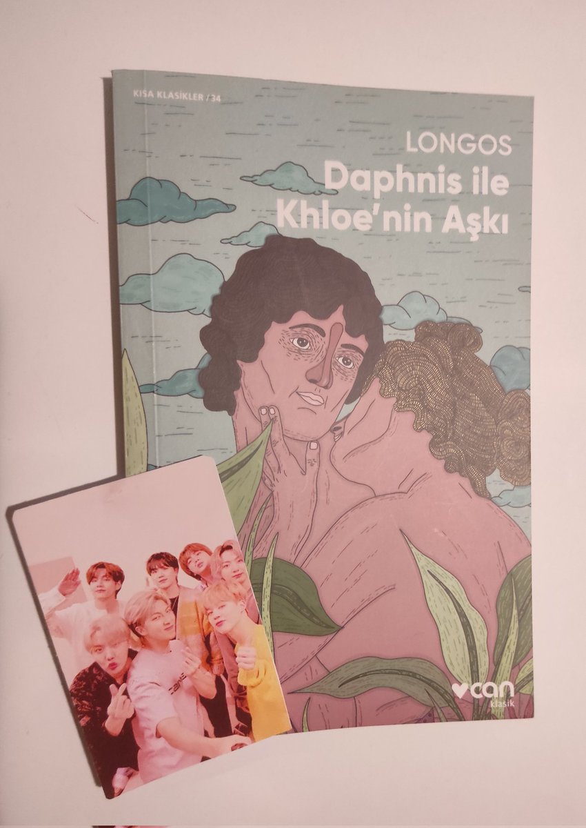 btsluvya7's tweet photo. Yeni kitaba başlayalım bakalım✨#ReadingWithRkive https://t.co/QLejpgZbgj