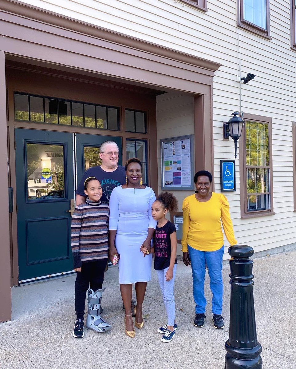 Vivian4StateRep's tweet photo. I did a thing…. 

I voted to be the next #StateRep for the #14thMiddlesex District. It was special to do this with my girls and thereafter dropped them off for their first day of school. 

Yes, the life of a working mom running for office. 

#EarlyVoting #firstdayofschool https://t.co/cPvuCkWSpv
