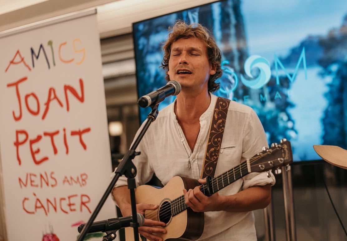AmicsJoanpetit's tweet photo. Ja tenim la recaptació del Sopar d’il·lusions!
11.630 gràcies Hotel Santa Marta i SomDeMar Festival amb Ramon Mirabet per la vostra solidaritat !
#stickcontent ☺️ #stickcontenta #JoanPetitNensAmbCàncer https://t.co/avKFgU8b8n