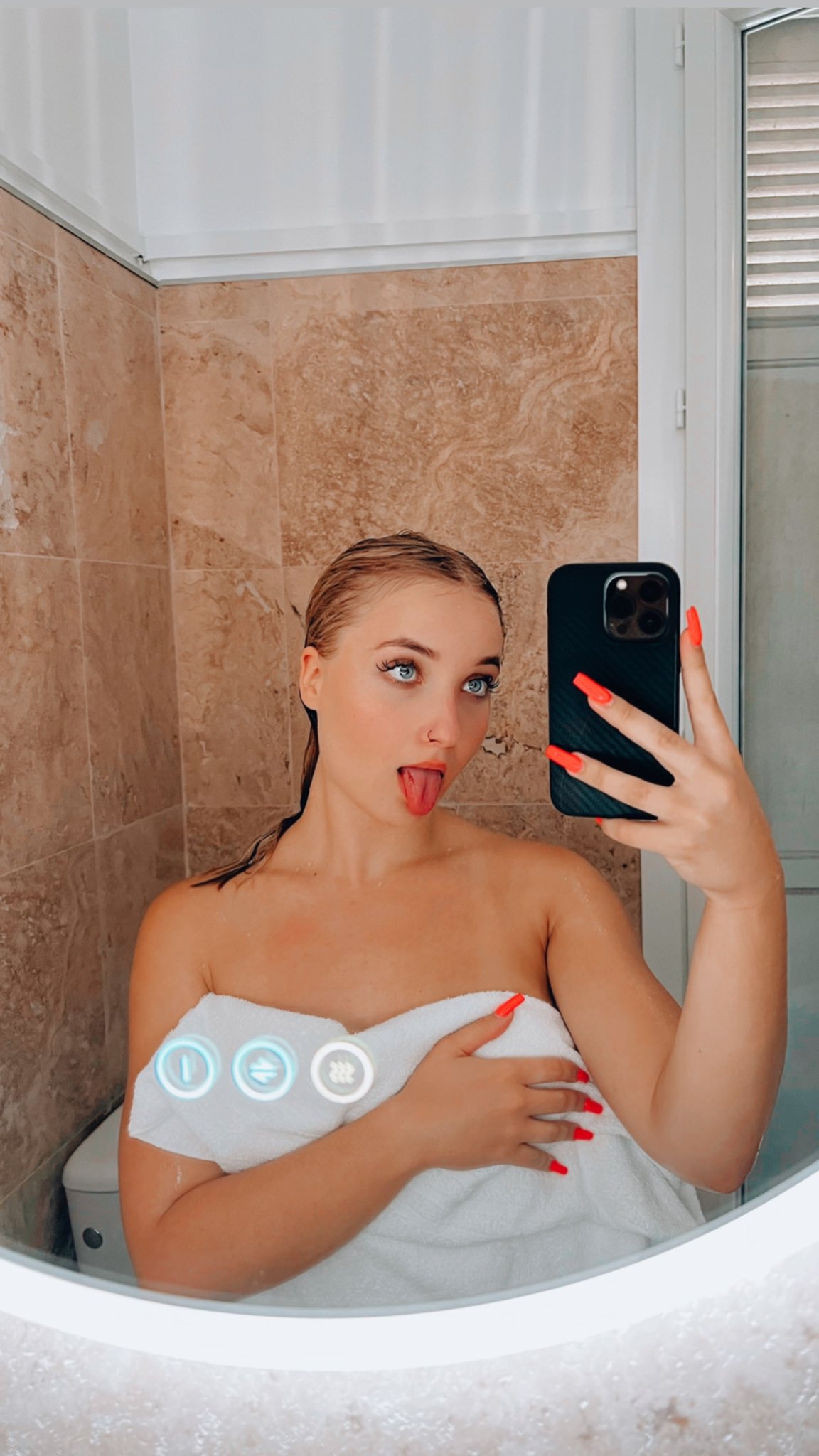 Chloé Chevalier on Twitter: "Hi my babies 🥰 https://t.co/SeBz3o8WDg