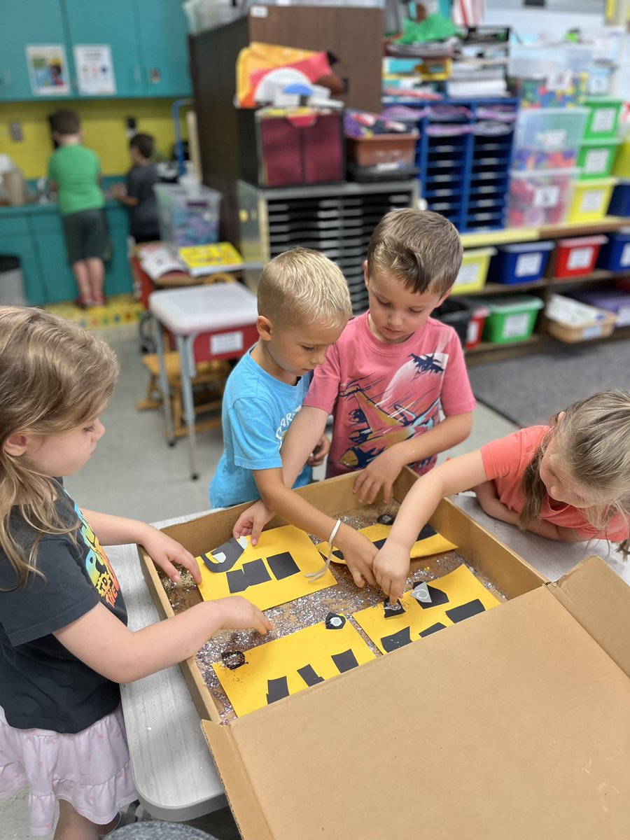 The glittery wheels on the bus go round and round… sharing space… taking turns… glitter makes every project better #finemotor <a href="/CUYHTS/">Cuyahoga Heights Schools</a> <a href="/CHS_Super77/">Tom Evans</a> <a href="/PrincipalCHES/">Mrs. Joy Houchen</a>