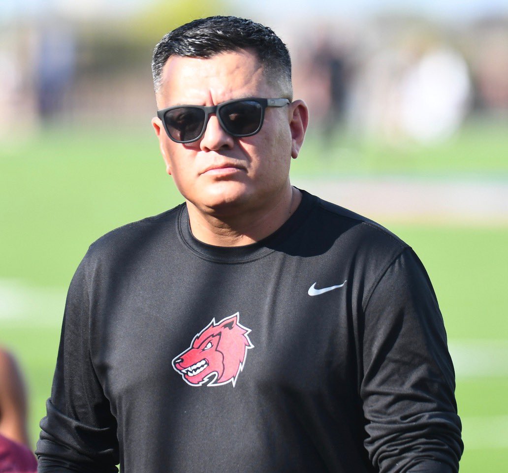 timwalter44's tweet photo. #CoachShoutOut #PfridaysAtThePfield @WeissFootball @WeissHighSchool @pfisd #WeissHighSchool #PackStrong #WolfPack https://t.co/49kHKx1l56