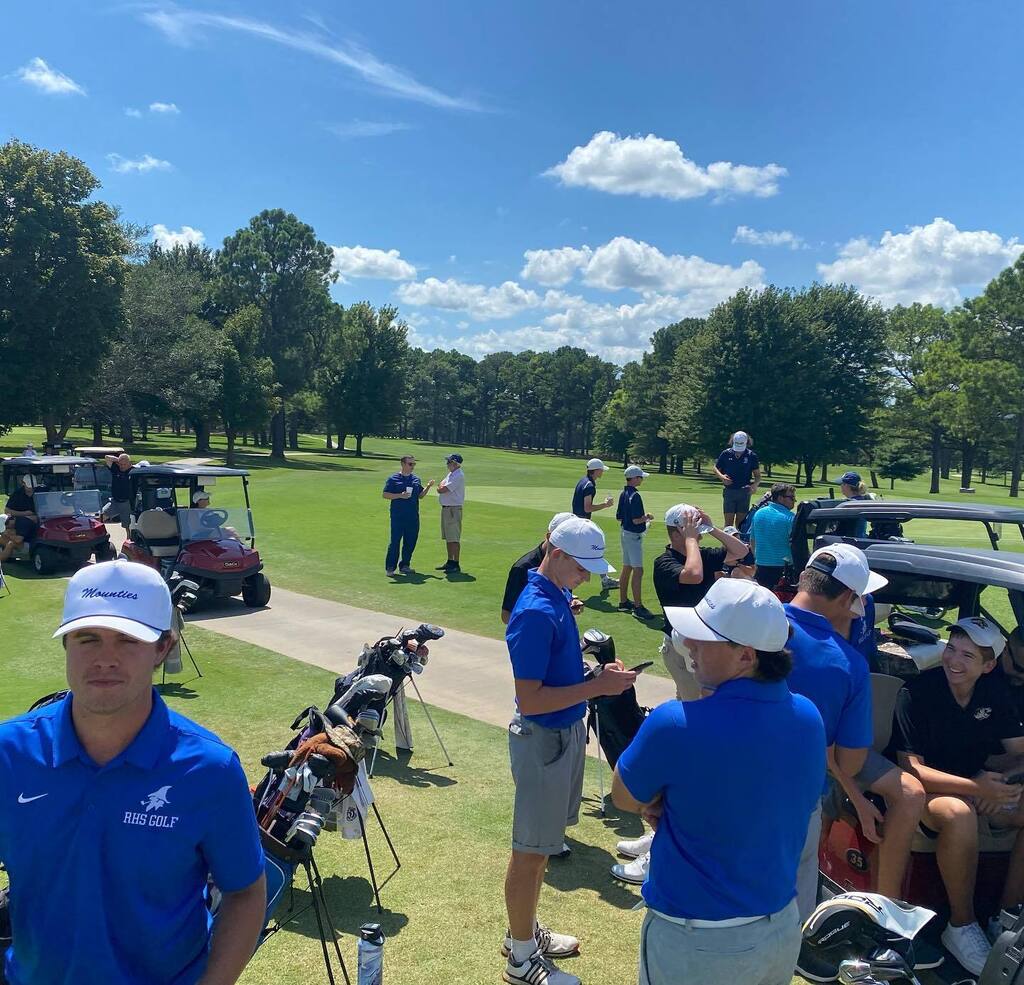 RHS Senior Jacob Peetoom wins individual at Fayetteville Classic, Mounties take second place behind the purple dogs. instagr.am/p/Ch2v3n7pgPY/