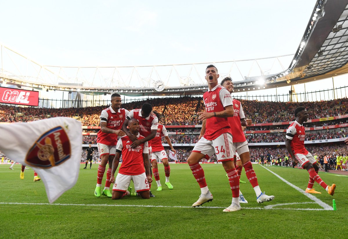 🚨No Arsenal fan should have less than 1000 followers because millions of Arsenal fans around the world are active on twitter dialy. So please follow me and RETWEET  AND I WILL FOLLOW YOU BACK C'MON GOONERS🔴⚪