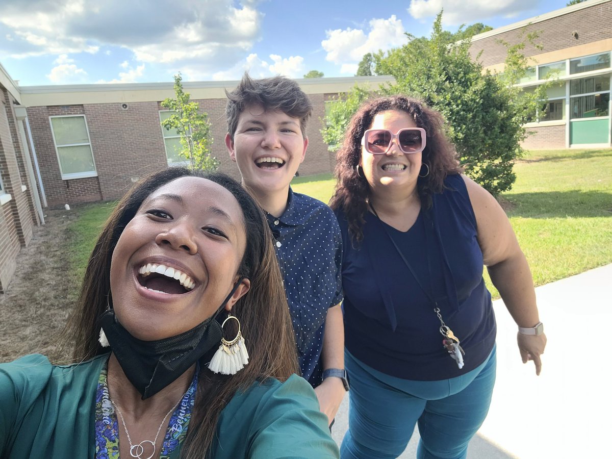 Celebrating the end of the first day with @BeatrizMWorley and @LoHabel! It was SO good to see the hallways and classrooms filled with our returning and new Eagles! #WeAreNeal #ANewEra