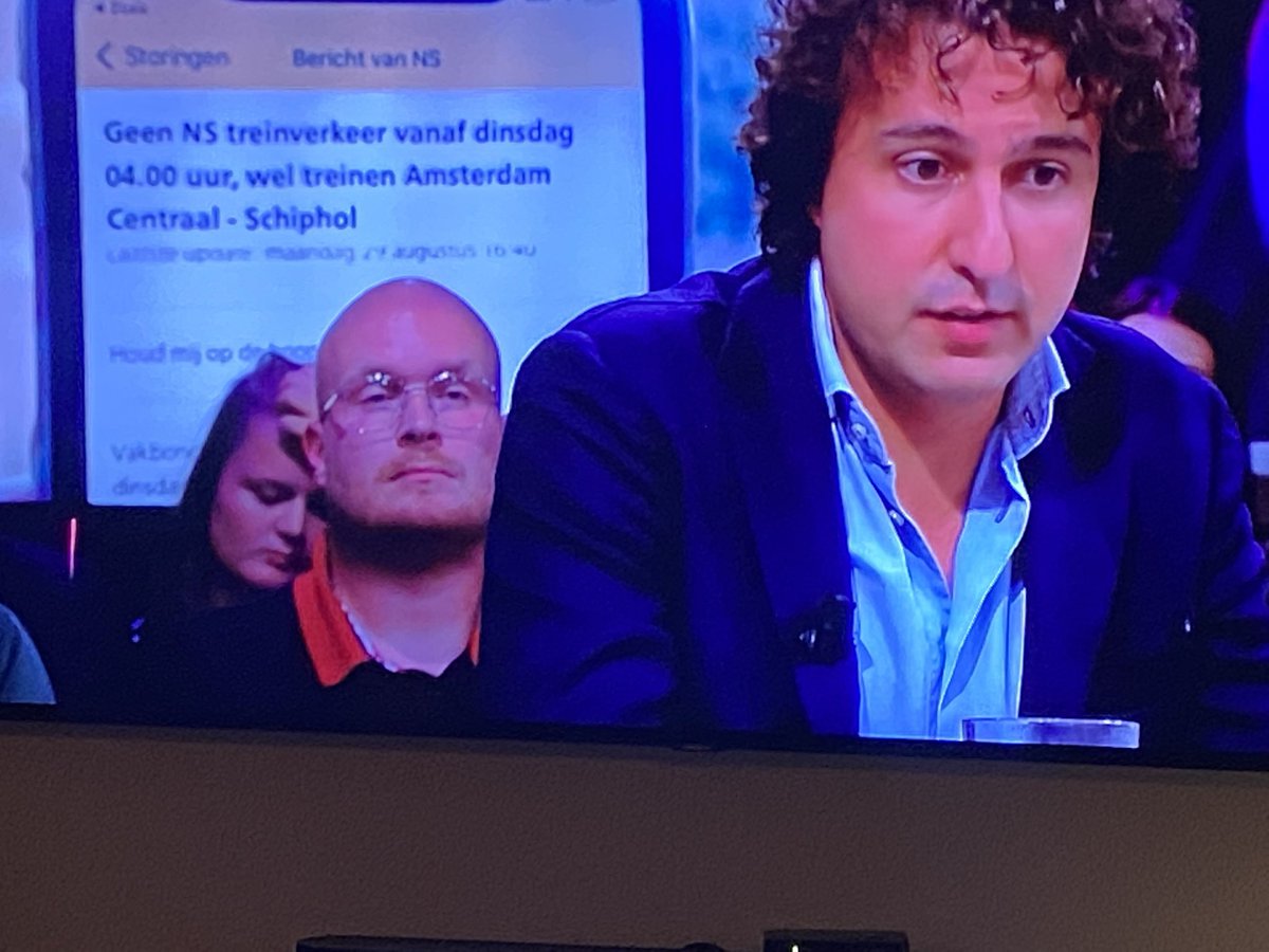 papaulus's tweet photo. Brainpower zonder pet bij #jinek ? https://t.co/652BTXHQnI
