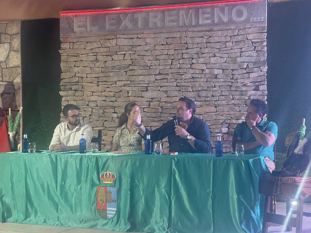 Nataliacorucha's tweet photo. @LosLastrones abrirá la Feria de Villa del Prado el próximo 9 de septiembre.
Daniel López ilusionado y agradecido tras el incendio que sufrieron en la finca hace unas semanas. https://t.co/NabHR3tVeM