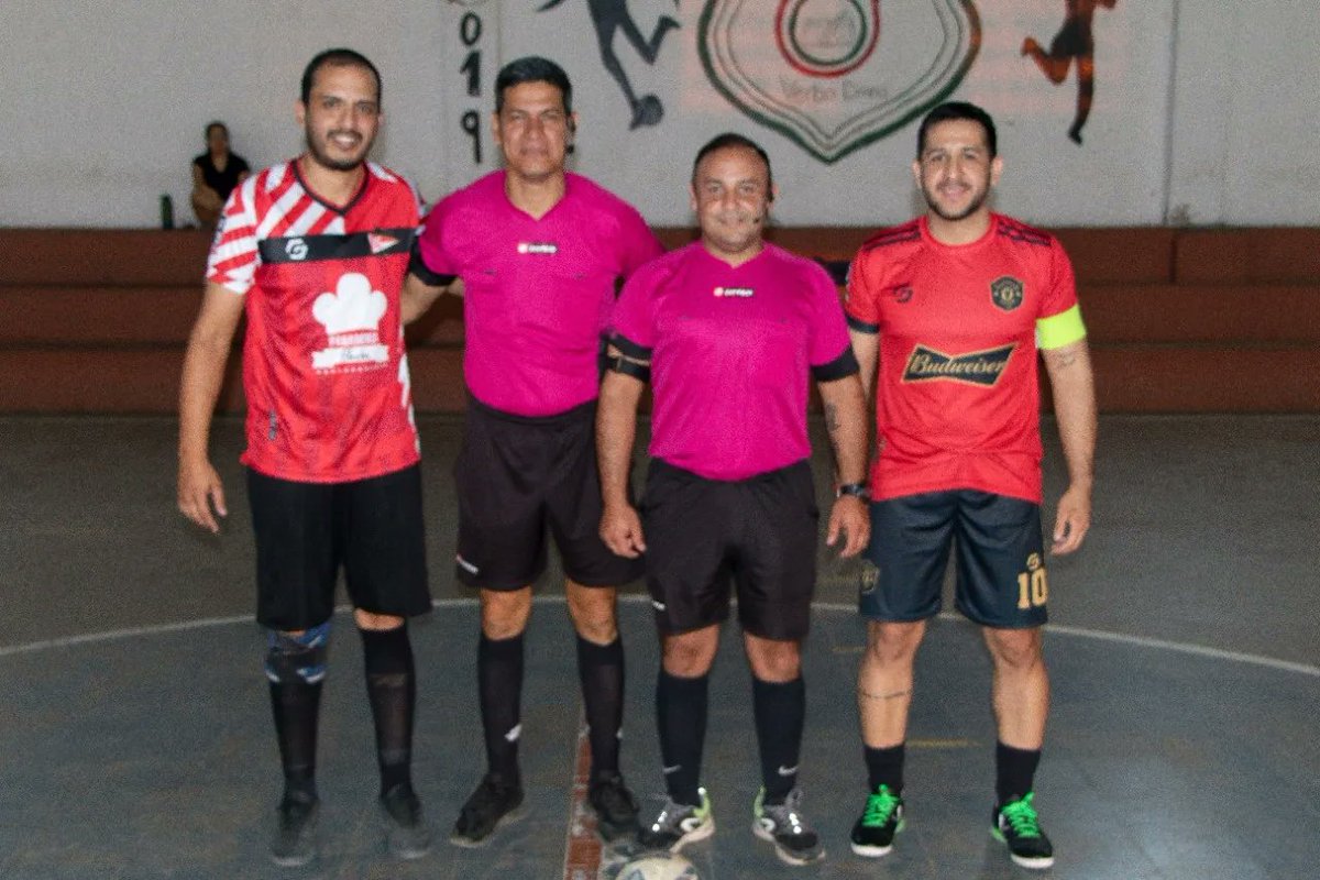 asoexacvd's tweet photo. 📸 de la 2da fecha de la Categoria B #ElExaSomosTodos #EnBuscaDeLaGloria🏆

@ManchesterU07 vs #Estudiantes06 https://t.co/kEc1oAduFE