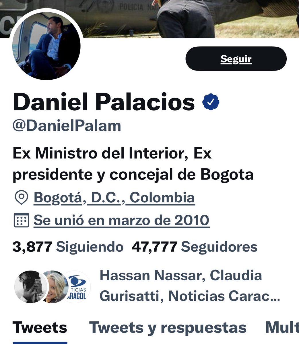 carlossuarezr's tweet photo. Estos fueron los “líderes” que llevaron a Petro a la presidencia: Este ex ministro, ciertamente se creía presidente y hoy, sin ruborizarse, así se anuncia. Él nunca entendió en qué posición jugaba y mucho menos entendió de redacción, composición o sintaxis. https://t.co/QvQLKyfsX6