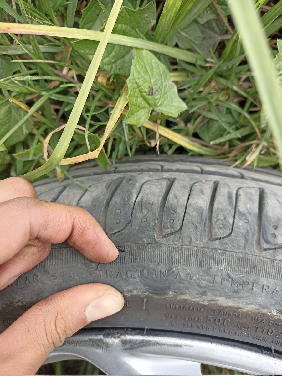 jhoncharry03's tweet photo. Sres @idubogota que impotencia tener que lidiar con los huecos de antaño de la autonorte antes del peaje Andes. Ayer se me estalló una llanta. Por qué tantos años y nadie se ocupa de esa vía? @ClaudiaLopez da mucha rabia pagar impuestos de movilidad y que esto siga siempre así. https://t.co/F53rvbNdtA