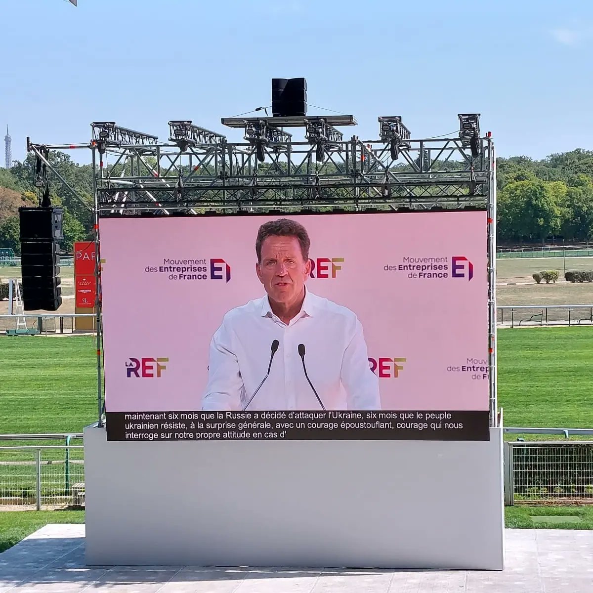 UPE13_'s tweet photo. 📸#LaREF22•La #TeamUpe13 présente au rdv du @medef. 👉Une délégation territoriale autour de @PKorcia pour représenter la force économique du 13 !💪 M.Tors, co-pste #comex40 BdR, intervenait pour valoriser les jeunes entrepreneurs du territoire, aux côtés de @jnbarrot @PaoWisecom https://t.co/huK21C4r4y