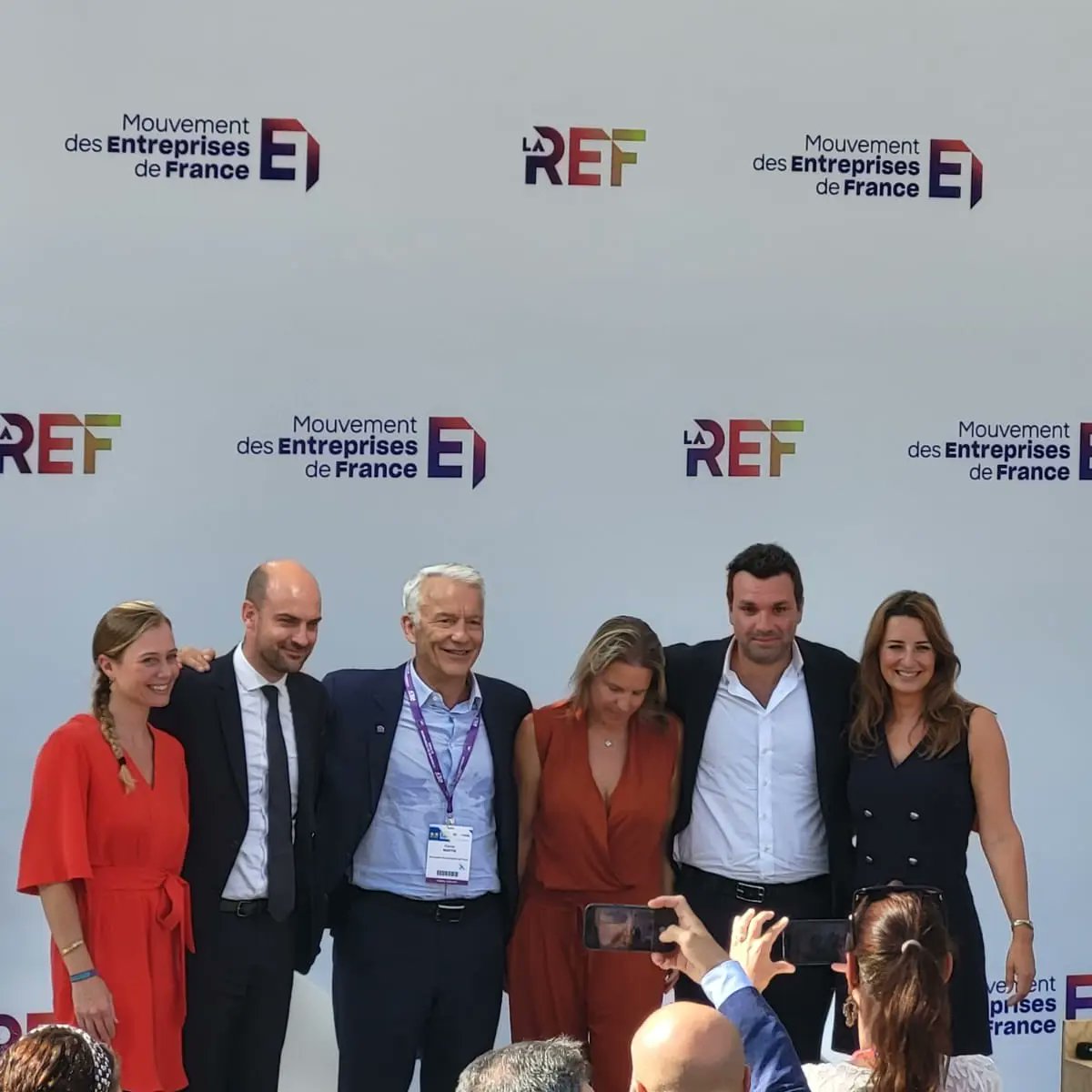 UPE13_'s tweet photo. 📸#LaREF22•La #TeamUpe13 présente au rdv du @medef. 👉Une délégation territoriale autour de @PKorcia pour représenter la force économique du 13 !💪 M.Tors, co-pste #comex40 BdR, intervenait pour valoriser les jeunes entrepreneurs du territoire, aux côtés de @jnbarrot @PaoWisecom https://t.co/huK21C4r4y