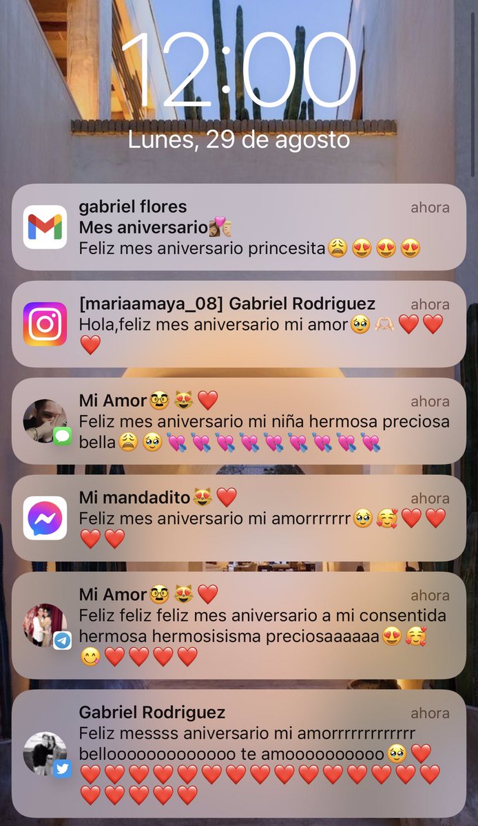 mariaamaya08's tweet photo. Mi novio a las 12:00 a.m haciéndome recordar de todas las maneras que hoy es nuestro mes aniversario🥹🥲❤️❤️ https://t.co/l9daCyTUyM