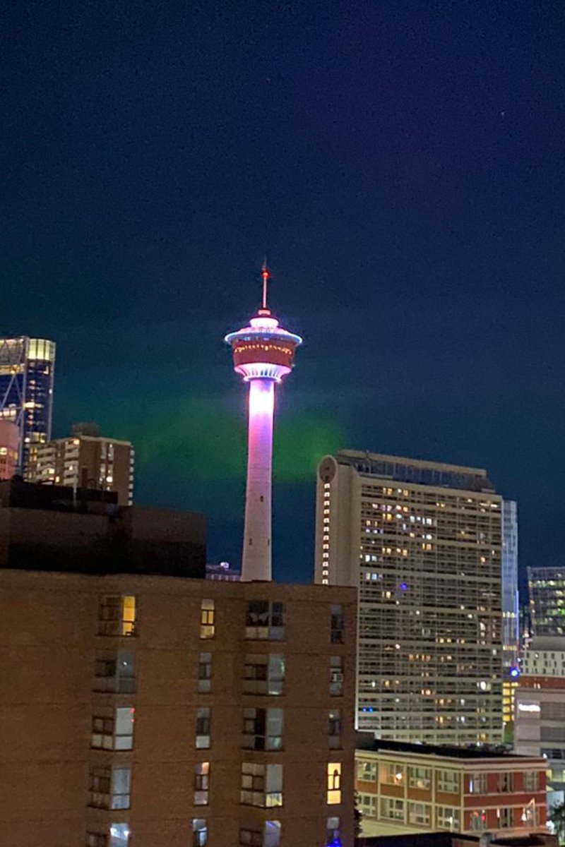 wineandsports's tweet photo. @CTVStanfield @CTVCalgary Another one here for you Kevin!  Great shot of our skyline with some Aurora in the background https://t.co/9lFUPCj6RE