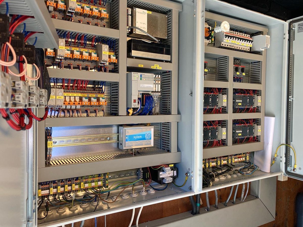 ArjanMeerkerk's tweet image. Leuk inkijkje gekregen tijdens meeloopmiddag met de groenmedewerkers uit het wijkteam Boven-Hardinxveld en medewerkers van de technische dienst. Een prachtig team met grote diversiteit aan kwaliteiten! #riolering #groen #onderhoud