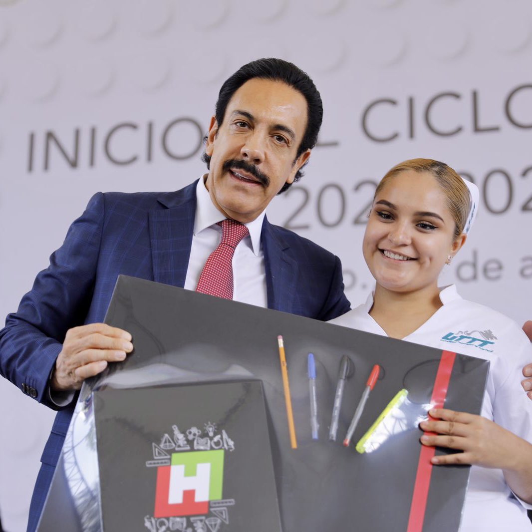 Asimismo, entregué paquetes de útiles 📚 a alumnas y alumnos del <a href="/ITSHuichapan/">INSTITUTO TECNOLÓGICO SUPERIOR DE HUICHAPAN</a>, <a href="/UICEH/">UICEH</a>, <a href="/UNIDEHidalgo/">UNIDEHidalgo</a>, Normal del Valle del Mezquital y <a href="/UPN_MX/">Universidad Pedagógica Nacional</a> campus Ixmiquilpan. ¡Enhorabuena!