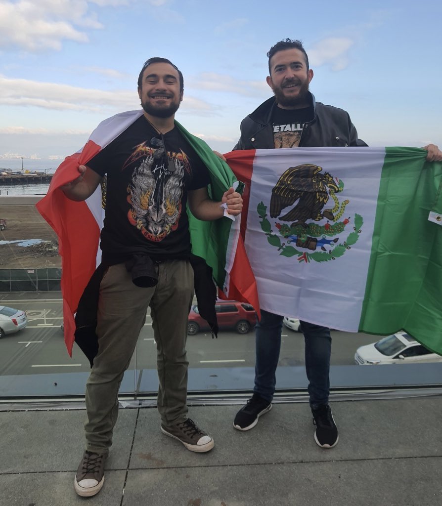 csolisgalindo's tweet photo. Quiero ir con mi hermano Cory a #XboxLoft nos encanta jugar juntos. Warzon, Fortnite y Halo. Nos hicimos amigos en la secundaria y después de más de 10 años de amistad, aventuras y partidas ganadas… me encanta poder terminar mi día jugando Xbox con mi mejor amigo. 👊🔥 https://t.co/3J49NoTwFh