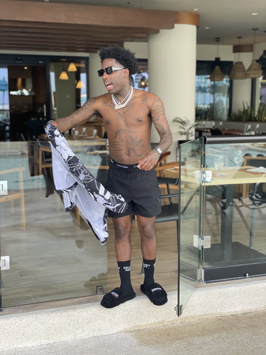 bomargiela's tweet photo. Come get ya own view on me people be lying, hating &amp; hurt. https://t.co/jmU5vu6vvy