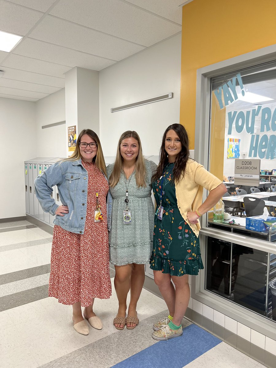 m_taylor419's tweet photo. First day of school with your fav 4th grade team! 🍎❤️🎉
@RHLeeESAACPS 
#aacpsback2awesome #AACPSAwesome https://t.co/GI31k6sYbR
