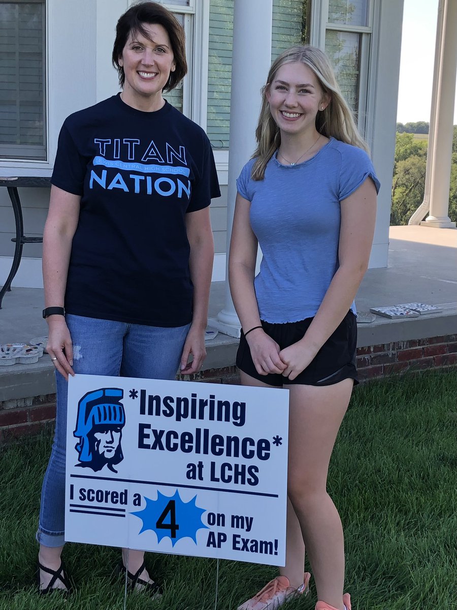 MrsShannonSS's tweet photo. #ExcellenceLC Grateful to have worked with and to have the opportunity to recognize these amazing AP World History: Modern students! 🎉👏🏻💙 It was a windy Sunday afternoon for 📸s. 😁 (More pics in comments.) https://t.co/pg5h2mg0rs