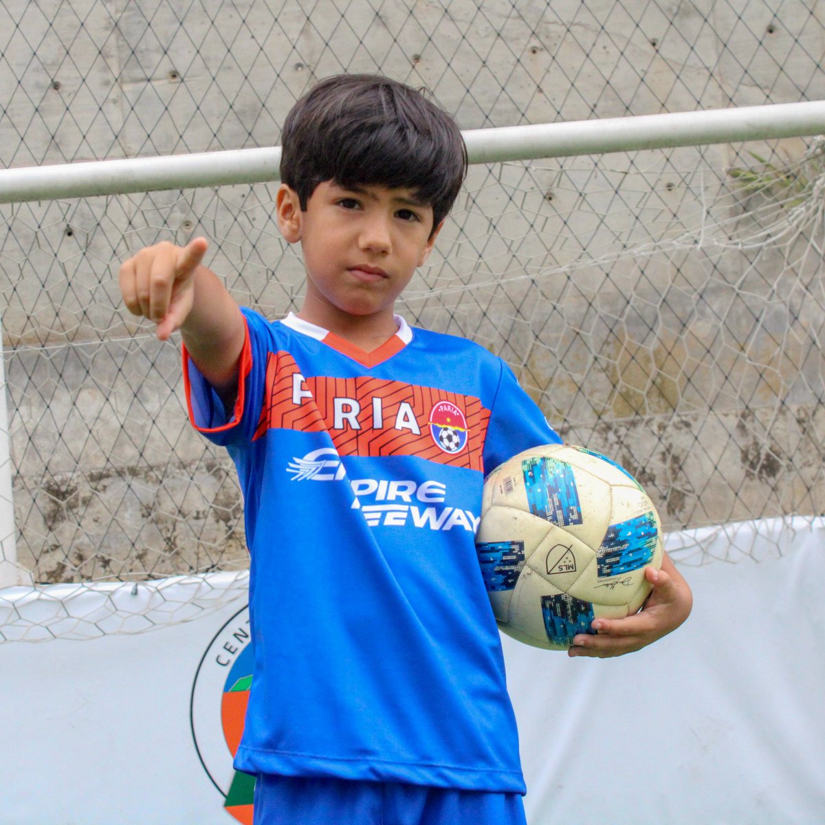 PariaSport's tweet photo. La nueva indumentaria estará disponible en pocos días en la tienda de @Clashuniformes en el Centro Comercial Millenium para que puedan adquirirla, tanto los niños como los adultos, porque todos #SomosParia https://t.co/KnNeZYu2zX