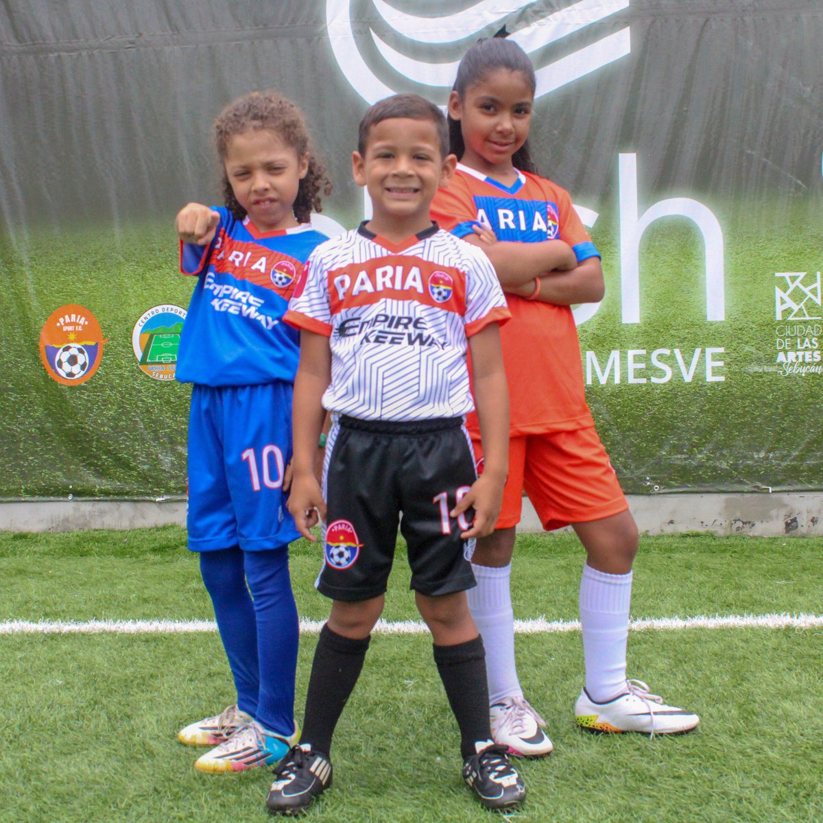 PariaSport's tweet photo. La nueva indumentaria estará disponible en pocos días en la tienda de @Clashuniformes en el Centro Comercial Millenium para que puedan adquirirla, tanto los niños como los adultos, porque todos #SomosParia https://t.co/KnNeZYu2zX