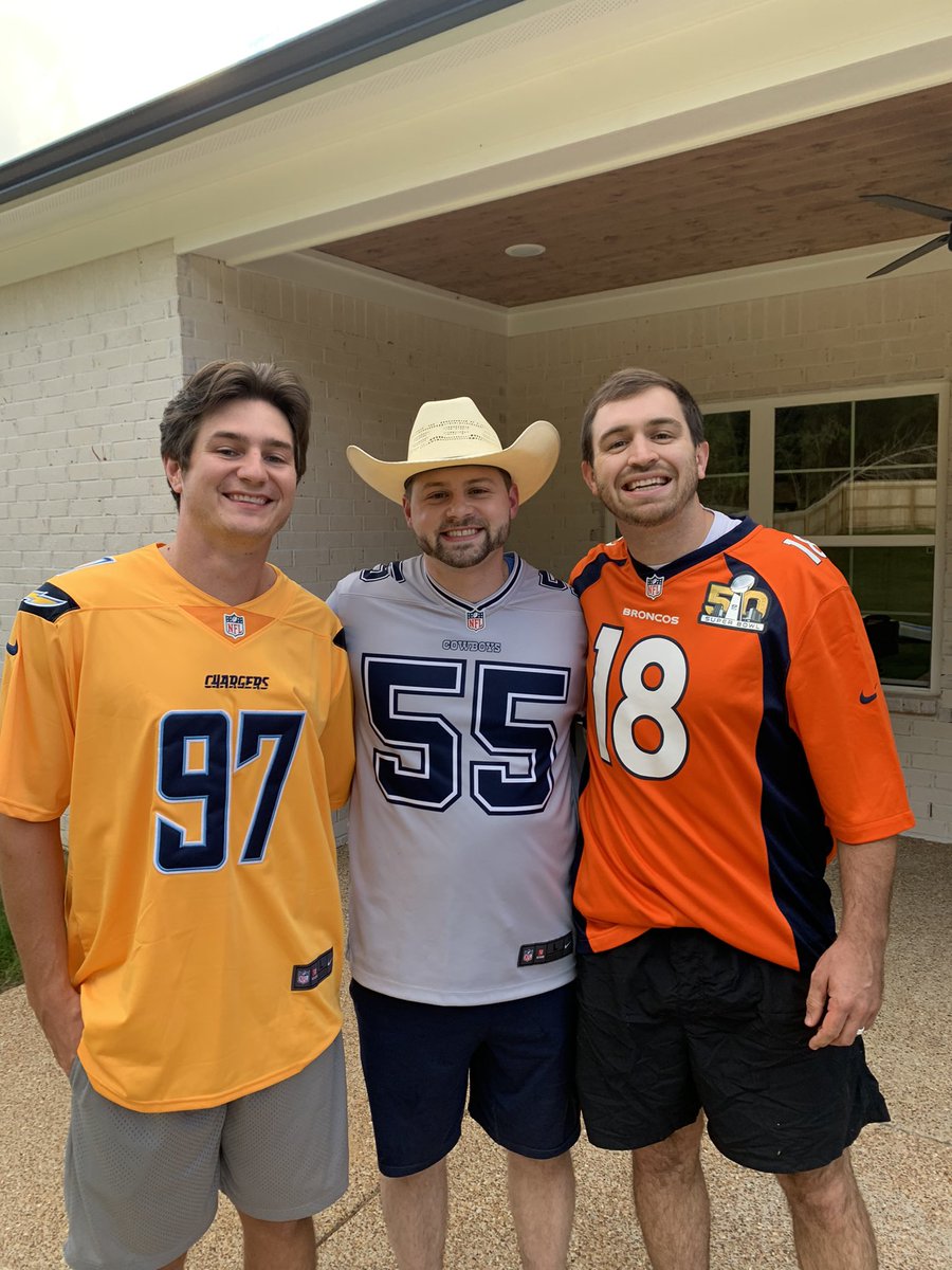 Moneybagg_Cup's tweet photo. 2 down.  Four to go. @golfsucks284 @TheWeatherman8 https://t.co/JUSqYpGOQU