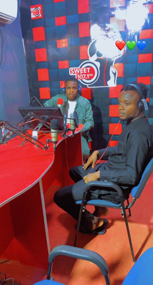 Rollados_'s tweet photo. It’s was a fun time when we have you on the show ..@sweetfm1071 @bodataye_oniyakuya @Rollados_ https://t.co/xYuvO7Fcfg
