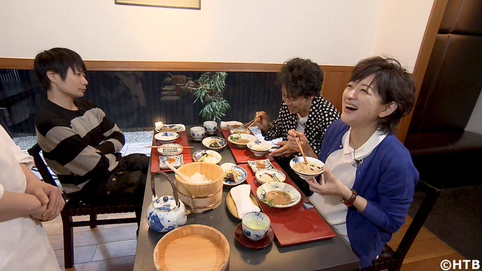 おにぎりから佐藤麻美さんが卒業して「爆食のマミちゃん」の後釜がどうなっていくかと思ったら「豪快食いの室岡さん」が誕生するというのは流石運の強いHTBと言いましょうかw#おにぎりあたためますか 