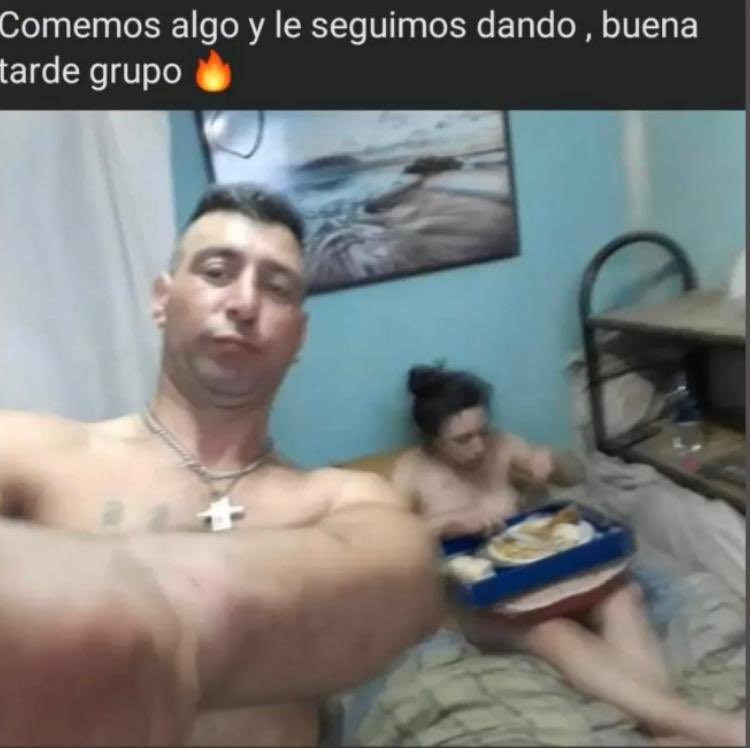 hotnegroo's tweet photo. quién para darle chimbo toda la tarde? https://t.co/9URIirRSs0