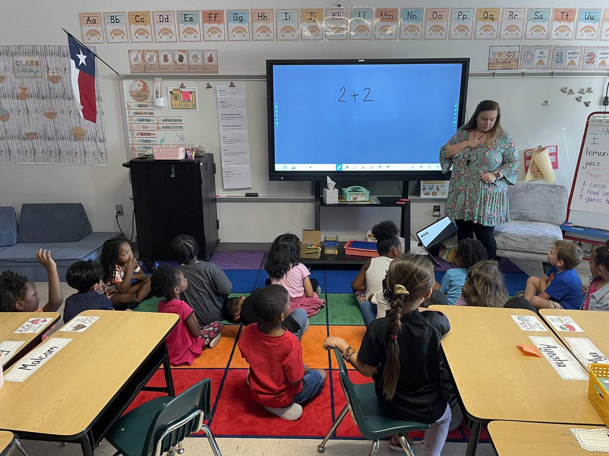 hchhuling's tweet photo. Mrs. Roton emphasizes the TALK in Number Talk. Teaching first graders doesn’t stop her from including them in the conversation. They are an active participant with her calm and reassuring guidance. @MCLACreek @LakeWorthISD 💚 #WorthIt https://t.co/M1QmevBzPe