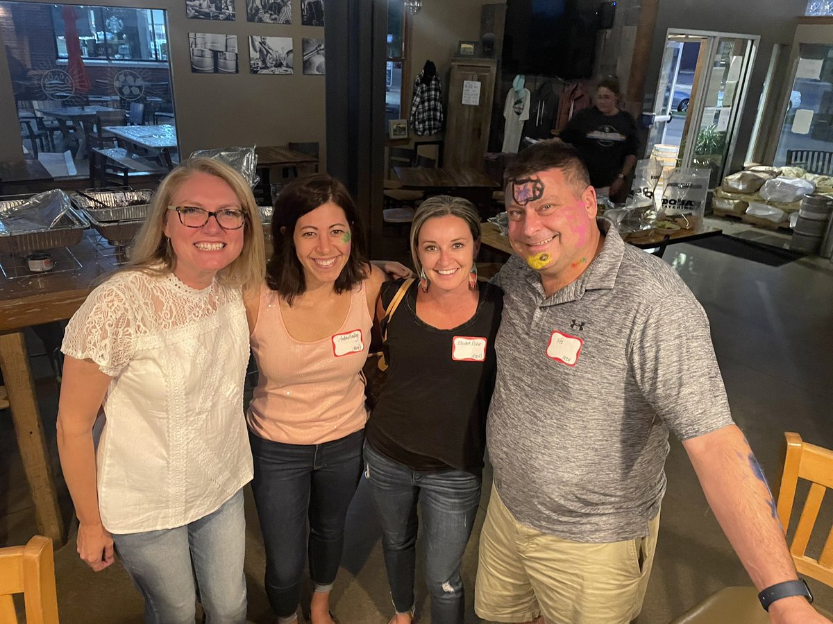 RosnerElizabeth's tweet photo. Fun night getting to know one another PHM, PICU, PEM. #PedsICU @HDVCHPHMFellows @PICUHDVCH @SpectrumHealth https://t.co/xbLEEE3vJP
