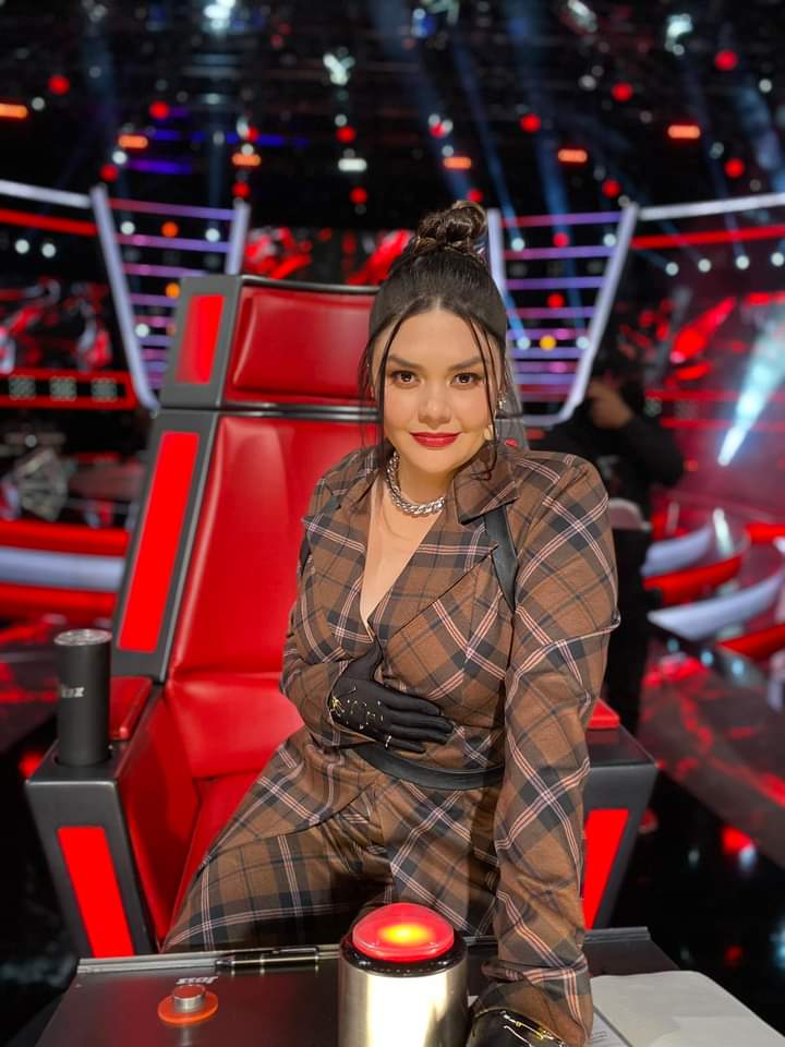 Yurifans_CDMX's tweet photo. @yuritaflowers 
Hoy ganamos!!! @LaVozTvAzteca porque YURIDIA ES LA VOZ
#FinalLaVoz https://t.co/SF1Uw31mEb
